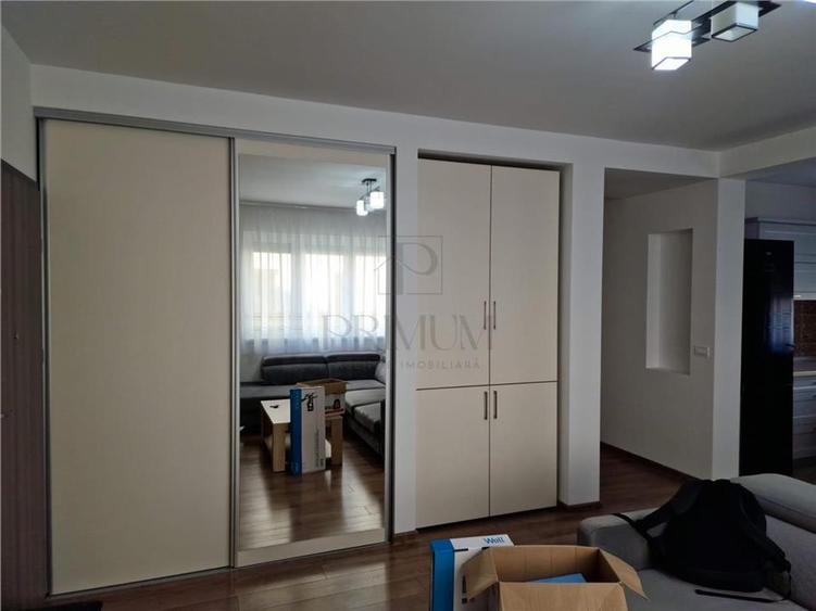 Apartament cu 3 camere decomandat, mobilat în Dumbrăvița