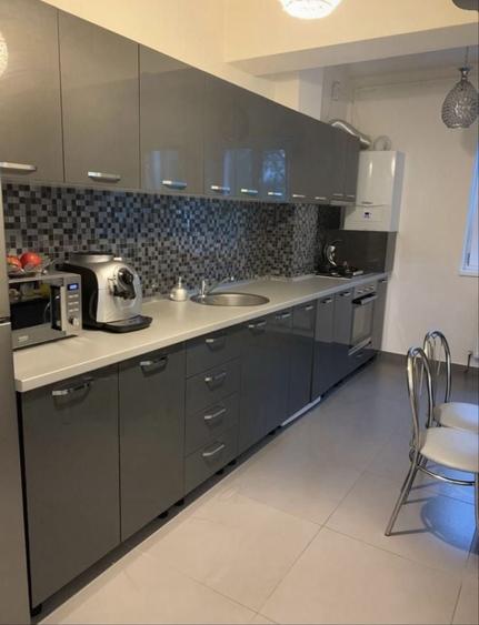 Apartament cu 3 camere decomandat, mobilat în P-ța Muncii
