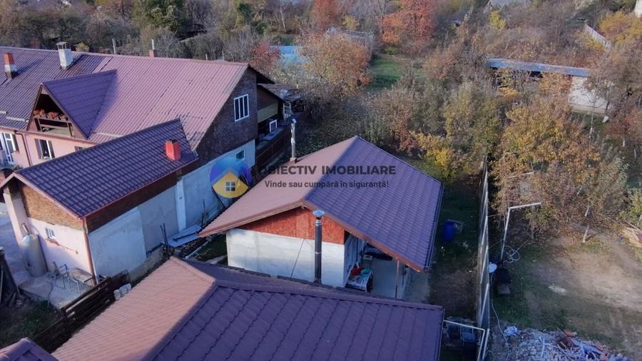 Casă individuală cu 6 camere cu Canalizare în Sărata