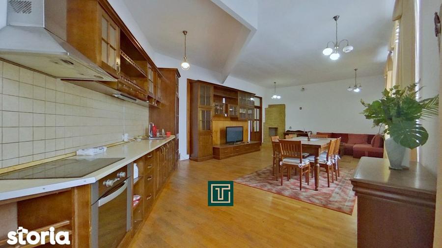 Apartament cu 3 camere decomandat, mobilat în Central