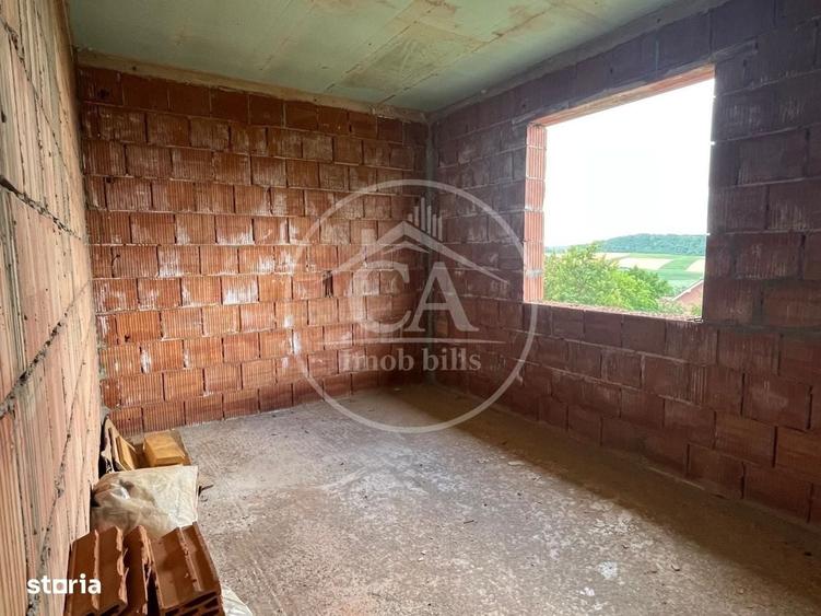 Casă cu 4 camere decomandat în Tomnatic