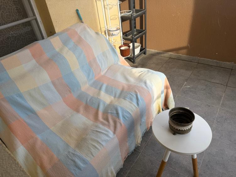 Apartament cu 3 camere semidecomandat în Aradului