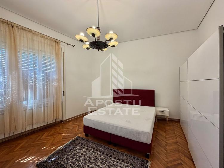 Apartament cu 4 camere semidecomandat, mobilat în P-ța Maria