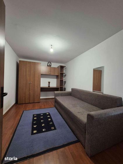 Casă cu 4 camere cu Teren 1200 Mp în Peciu Nou