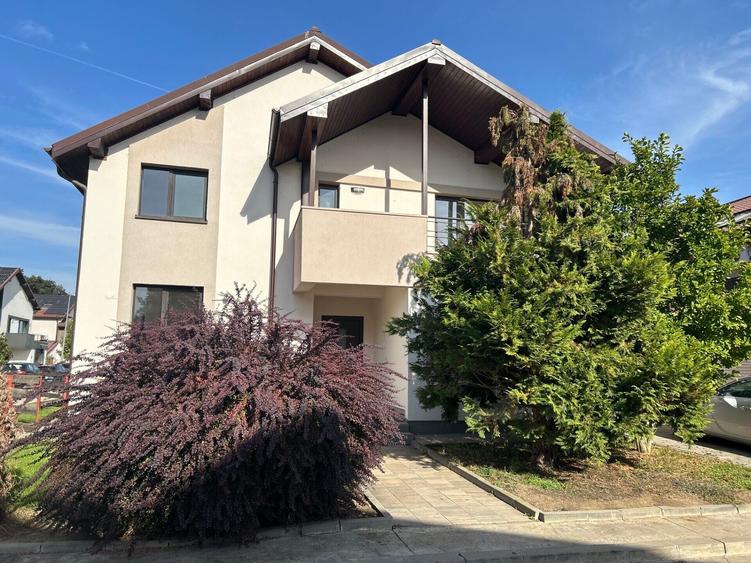 Casă cu 4 camere cu Canalizare în Corbeanca