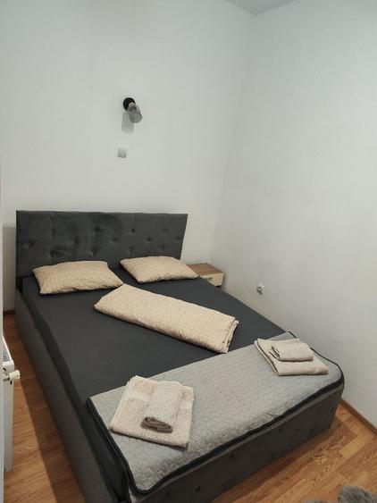 Casă cu 2 camere cu Teren 150 Mp în Central