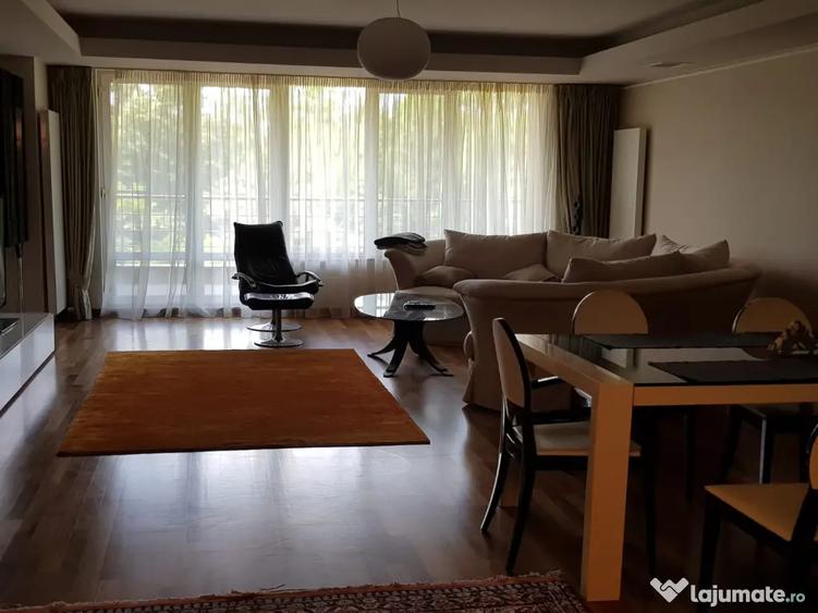 Apartament cu 4 camere decomandat, mobilat în Nordului