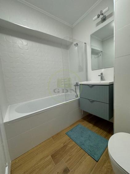 Apartament cu 4 camere decomandat, mobilat în Central
