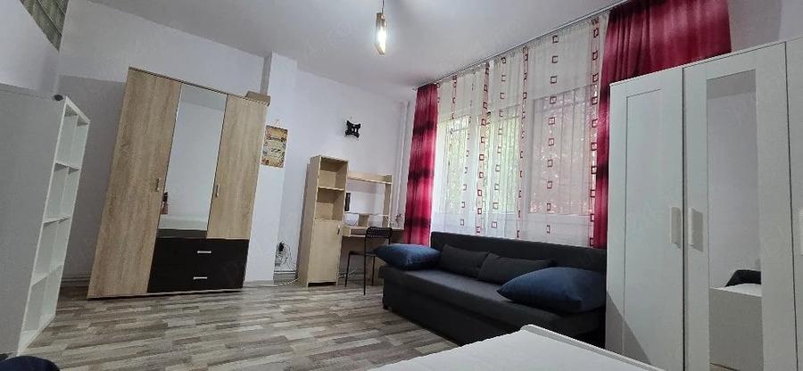 Garsonieră decomandată în Lipovei