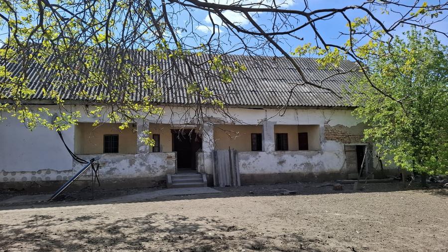 Casă individuală cu 3 camere cu Teren 1472 Mp în Nădlac