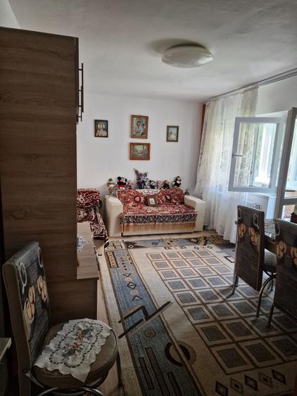 Apartament cu 2 camere decomandat în Craiter