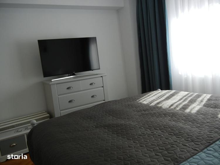 Apartament cu 3 camere decomandat în Răcădău