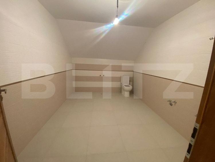 Casă individuală cu 6 camere cu Teren 500 Mp în Beclean