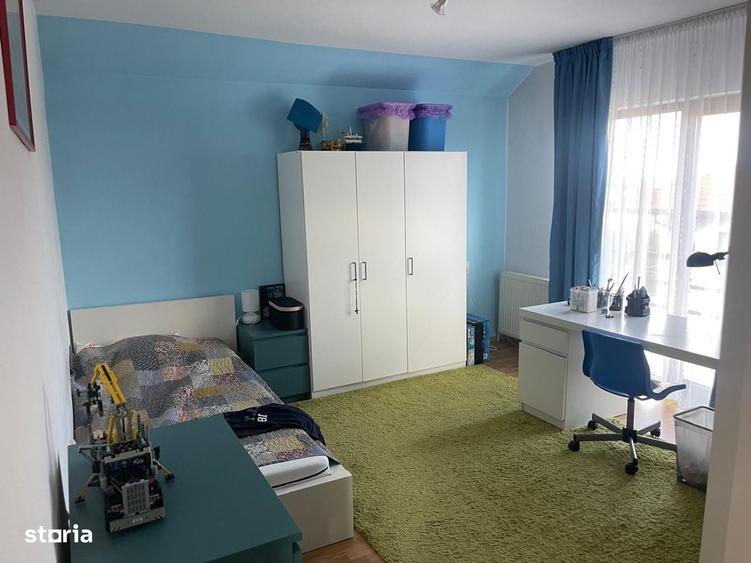 Casă cu 4 camere cu Teren 350 Mp în Europa