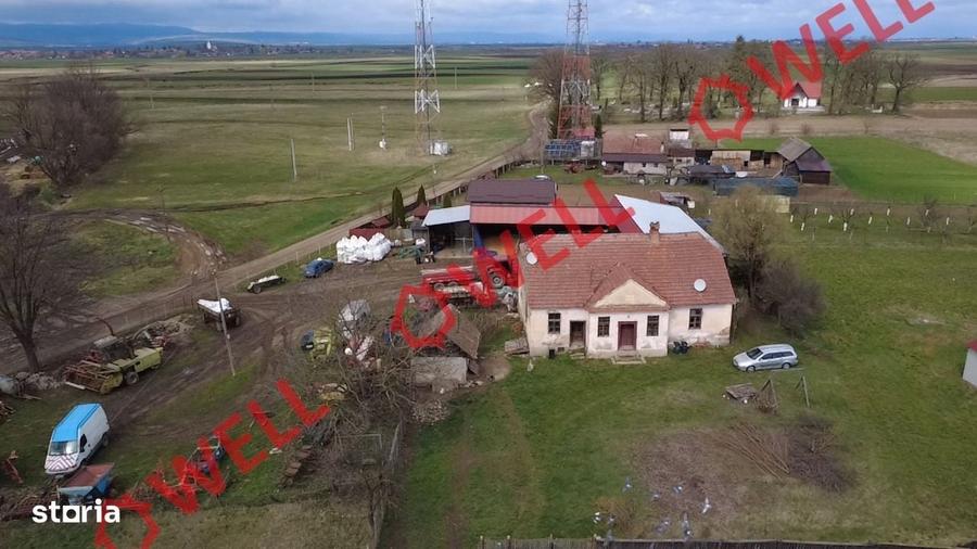 Casă cu 4 camere în Boroșneu Mare