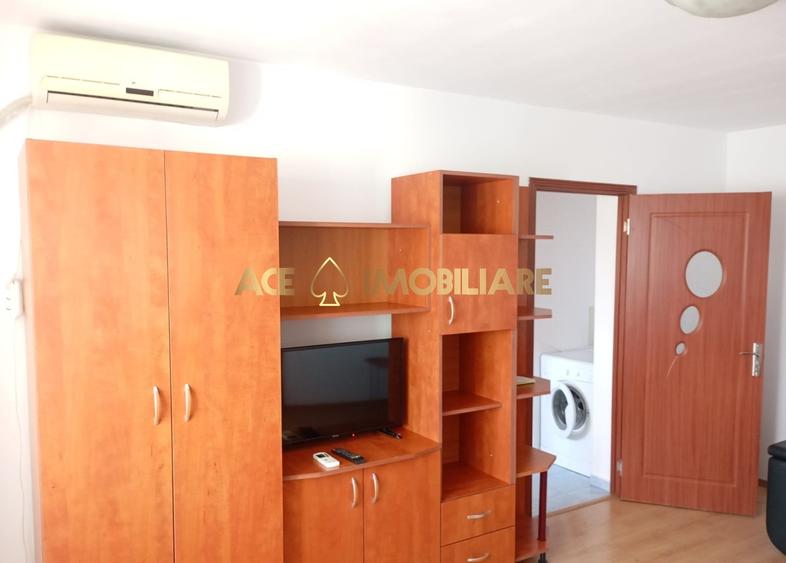 Apartament cu 2 camere semidecomandat, mobilat în Berceni