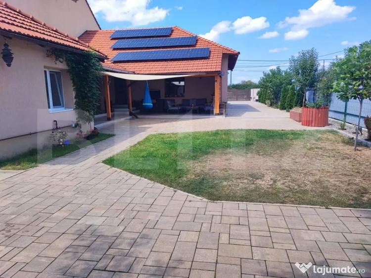 Casă cu 5 camere cu Teren 1200 Mp în Central
