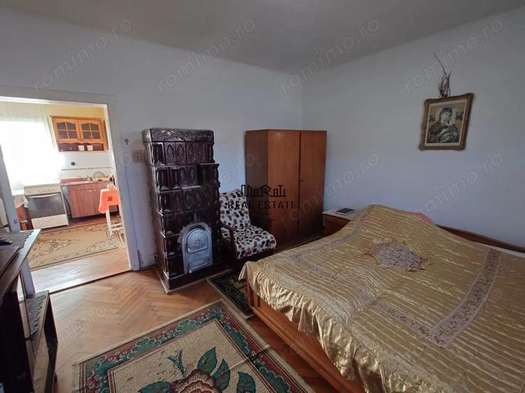 Casă cu 2 camere cu Teren 1088 Mp în Vața de Jos
