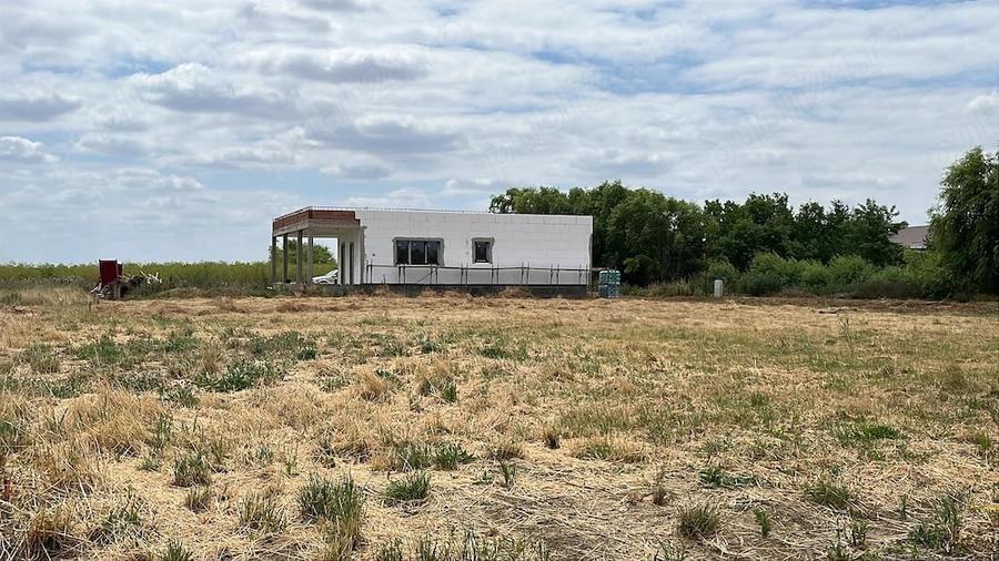 Casă cu Teren 720 Mp în Sânandrei