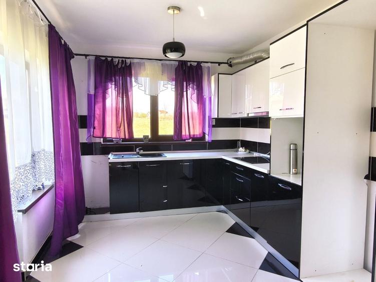 Casă cu 5 camere cu Teren 295 Mp în Central