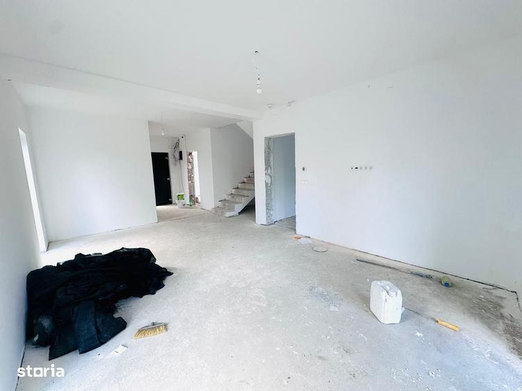 Casă cu 4 camere în Urseni