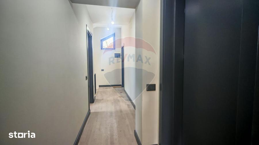 Casă cu 4 camere cu Teren 563 Mp în Corbeanca