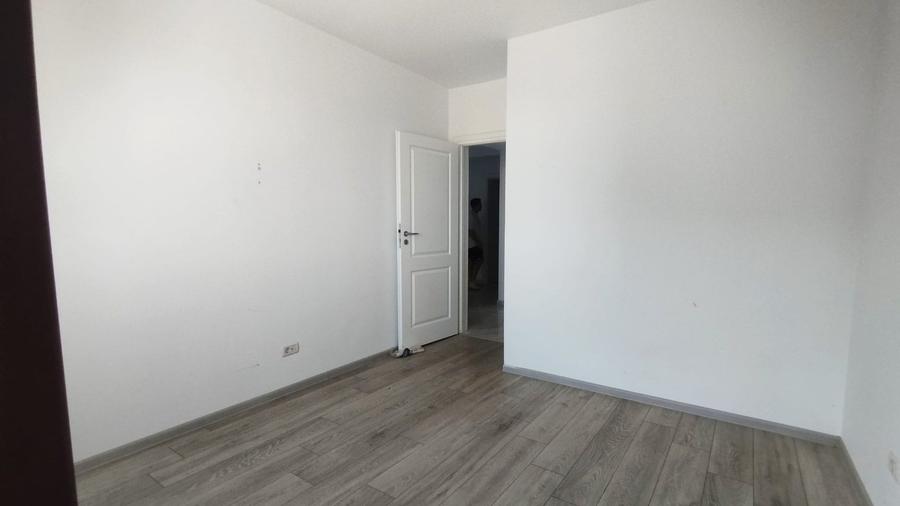 Apartament cu 3 camere decomandat în Dobroești
