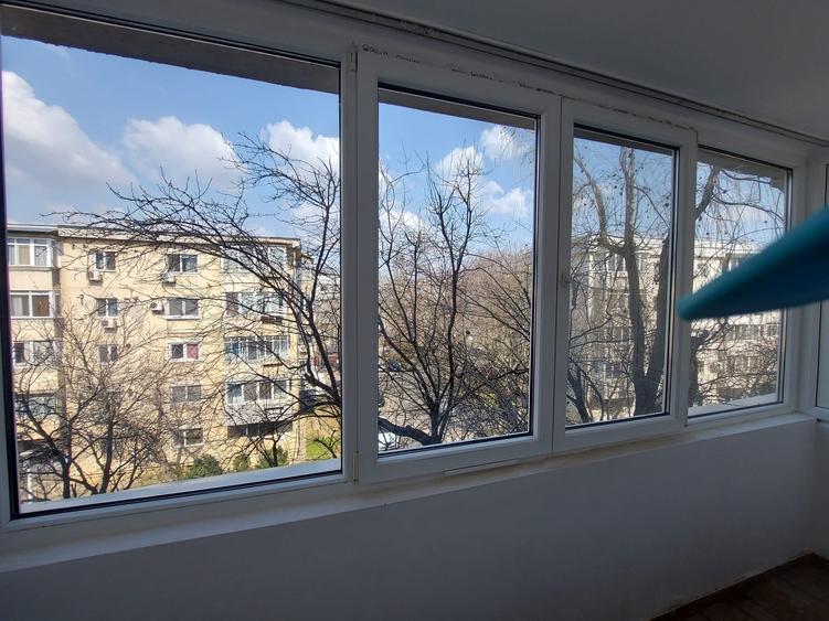 Apartament cu 4 camere decomandat în Vitan Mall