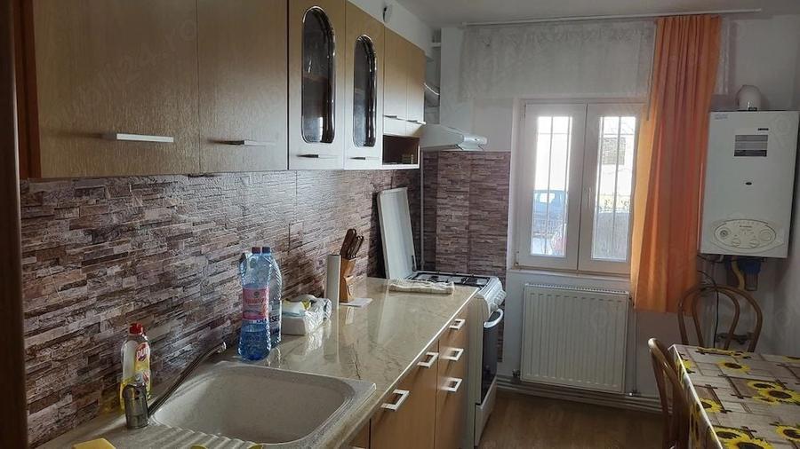 Apartament cu 3 camere decomandat în Brăilei