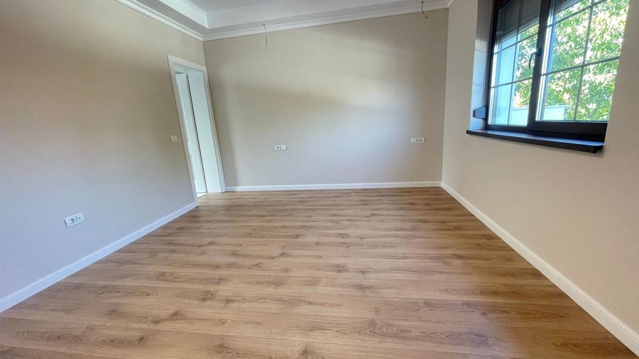 Duplex cu 6 camere cu Canalizare în Mehala