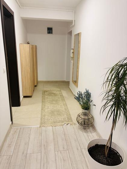 Apartament cu 3 camere decomandat în Lotrioara
