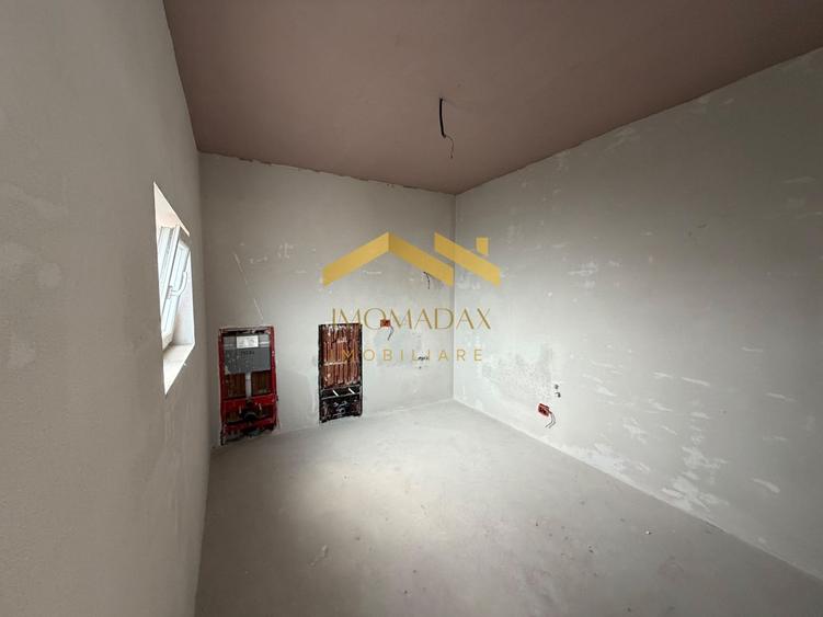 Duplex cu 3 camere cu Canalizare în Sânmihaiu Român