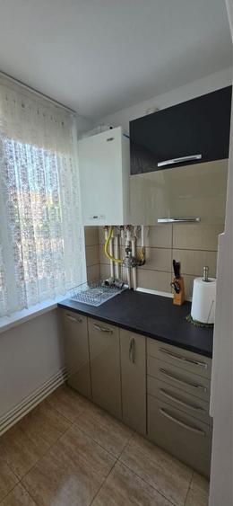 Apartament cu 2 camere decomandat în E3