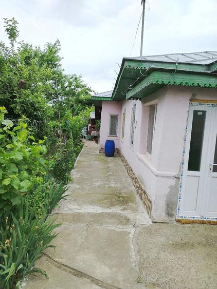 Casă cu 4 camere cu Teren 4000 Mp în Jirlău