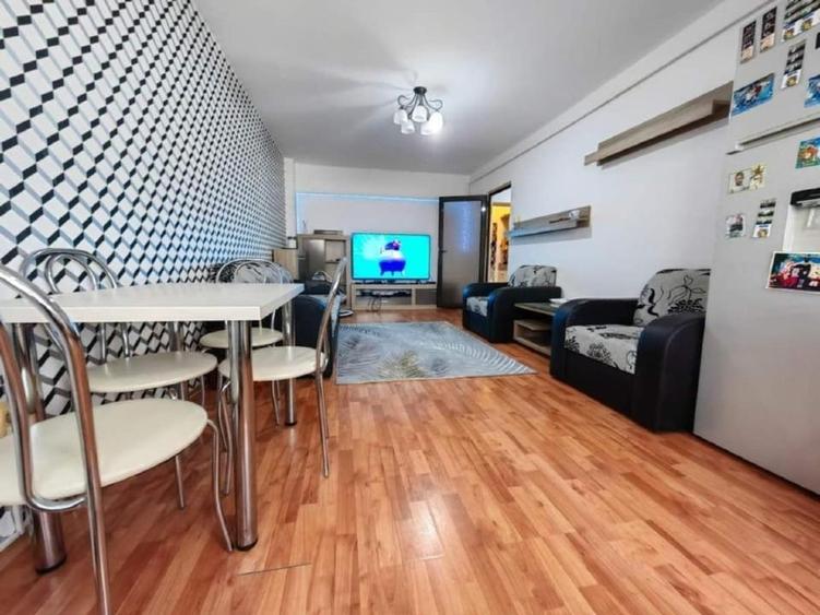 Apartament cu 3 camere decomandat în Tătărași