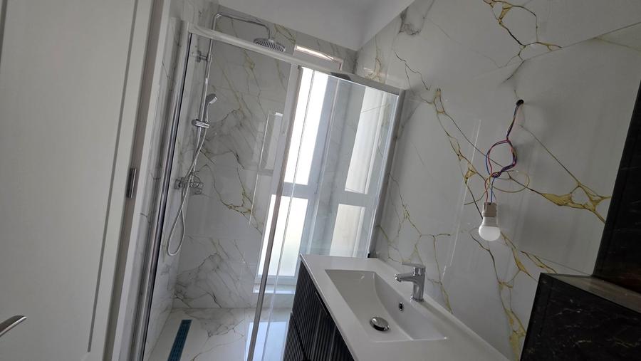 Duplex cu 5 camere cu Canalizare în Dumbrăvița