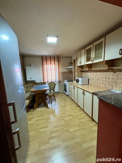 Apartament cu 3 camere decomandat în Berca
