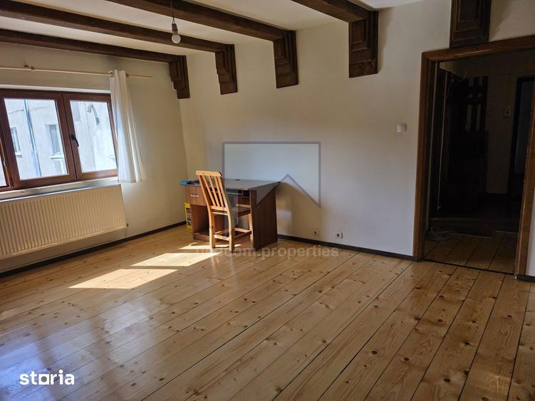 Apartament cu 3 camere decomandat în Rahova