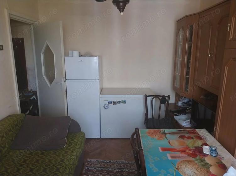 Apartament cu 2 camere nedecomandat în Central