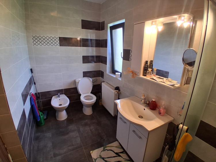 Duplex cu 4 camere cu Canalizare în Valea Lupului