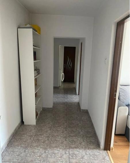 Apartament cu 3 camere decomandat, mobilat în Pantelimon