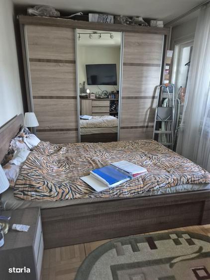 Apartament cu 3 camere semidecomandat în Grivița