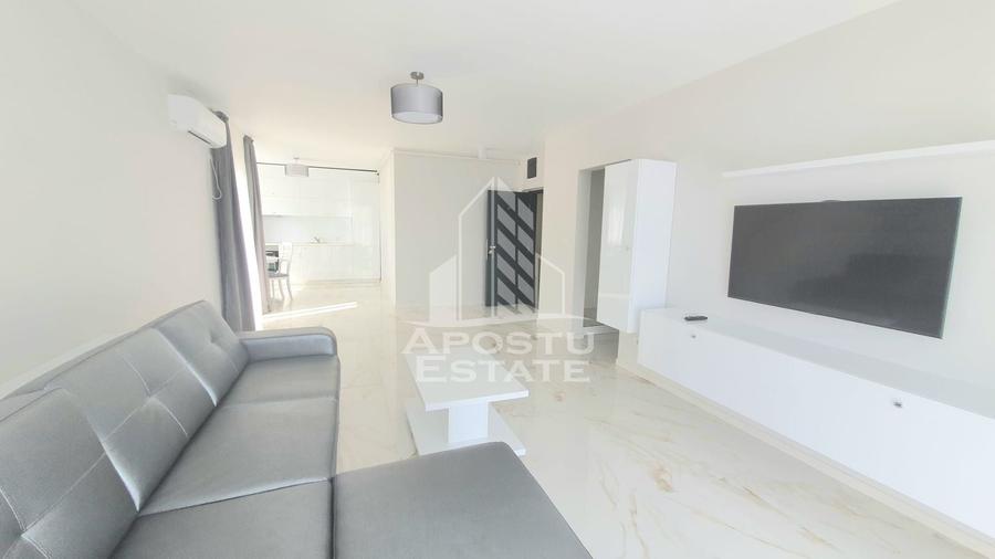 Apartament cu 3 camere semidecomandat în Malul Mureșului