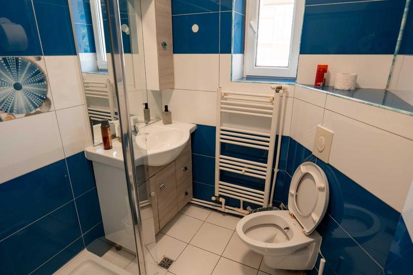Apartament cu 2 camere decomandat în Peninsula