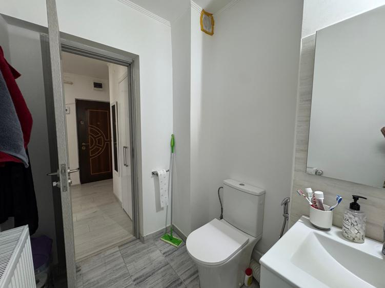 Apartament cu 2 camere decomandat în