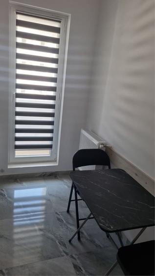 Garsonieră în Roșu