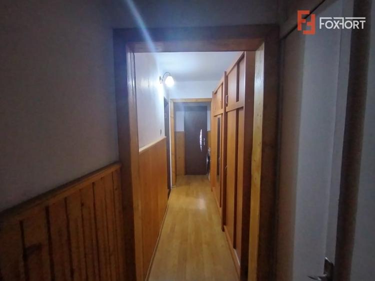 Apartament cu 3 camere decomandat, mobilat în Girocului
