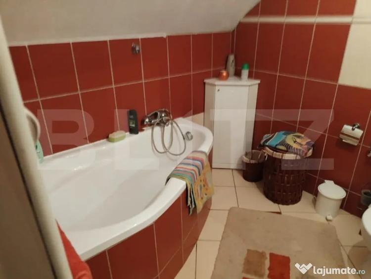 Casă cu 4 camere cu Teren 1241 Mp în Amați