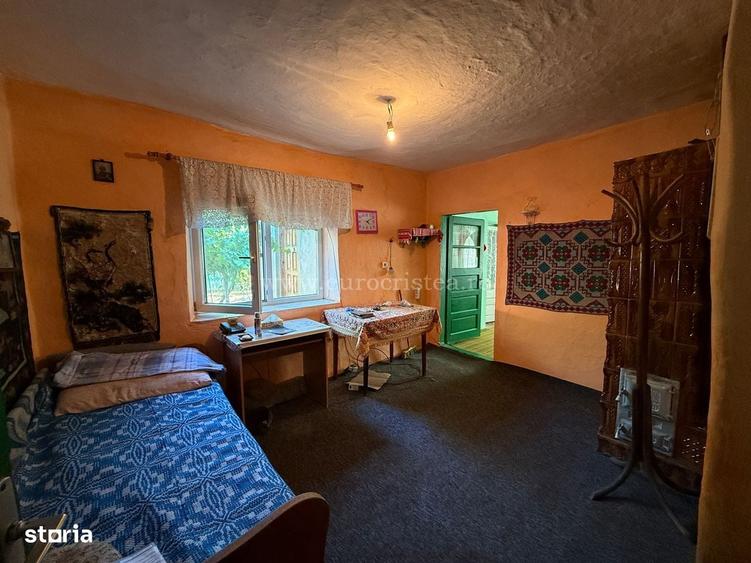 Casă cu 4 camere cu Teren 1531 Mp în Pecineaga