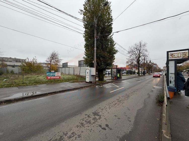 Teren Construcții intravilan de 300 mp, în Micro 21